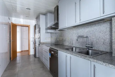 Huoneisto myytävänä Badalona, Barcelona, Espanja, 3 makuuhuonetta, 107 m2 No. 166974 - kuva 3