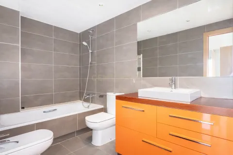 Huoneisto myytävänä Badalona, Barcelona, Espanja, 3 makuuhuonetta, 107 m2 No. 166974 - kuva 18