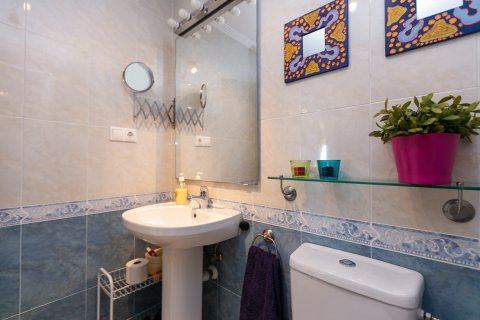 Huoneisto myytävänä Dehesa De Campoamor, Alicante, Espanja, 2 makuuhuonetta, 65 m2 No. 189395 - kuva 26