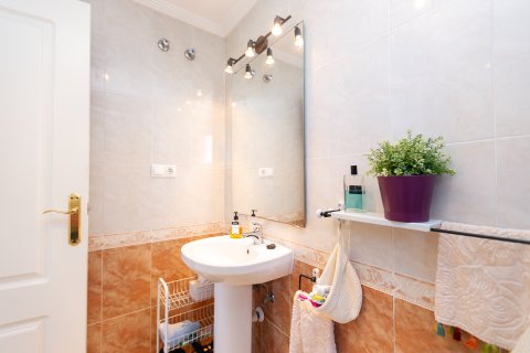 Huoneisto myytävänä Dehesa De Campoamor, Alicante, Espanja, 2 makuuhuonetta, 65 m2 No. 189395 - kuva 29