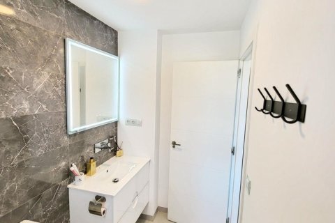 Huoneisto myytävänä San Miguel de Salinas, Alicante, Espanja, 2 makuuhuonetta, 70 m2 No. 189391 - kuva 11