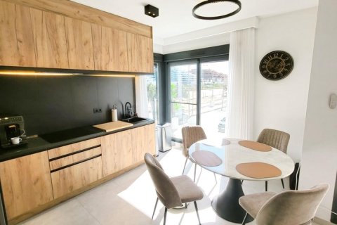 Huoneisto myytävänä San Miguel de Salinas, Alicante, Espanja, 2 makuuhuonetta, 70 m2 No. 189391 - kuva 3