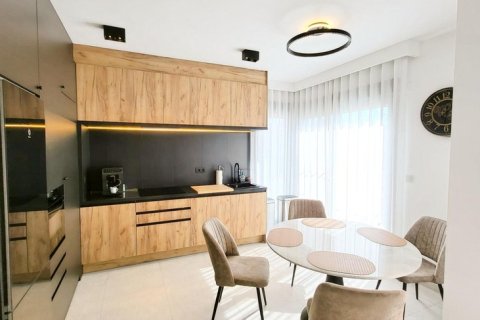 Huoneisto myytävänä San Miguel de Salinas, Alicante, Espanja, 2 makuuhuonetta, 70 m2 No. 189391 - kuva 4