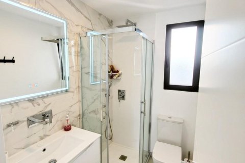 Huoneisto myytävänä San Miguel de Salinas, Alicante, Espanja, 2 makuuhuonetta, 70 m2 No. 189391 - kuva 9