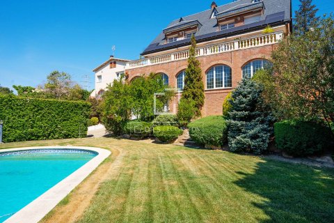 Villa zum Verkauf in Valldoreix, Barcelona, Spanien 7 Schlafzimmer, 785 m2 Nr. 150900 - Foto 2