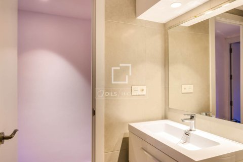 Apartament w Barcelona, Hiszpania 2 sypialnie, 85 mkw. nr 150895 – zdjęcie 24