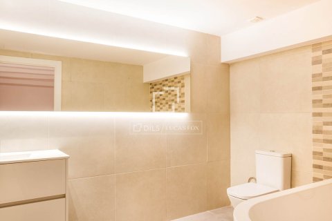 Apartament w Barcelona, Hiszpania 2 sypialnie, 85 mkw. nr 150895 – zdjęcie 20