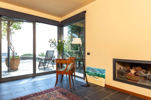 Villa for sale in Barcelona, Spain 4 bedrooms, 439 sq.m. No. 150896 - photo 13