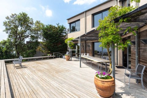 Villa for sale in Barcelona, Spain 4 bedrooms, 439 sq.m. No. 150896 - photo 15