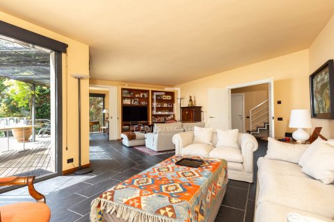 Villa for sale in Barcelona, Spain 4 bedrooms, 439 sq.m. No. 150896 - photo 11