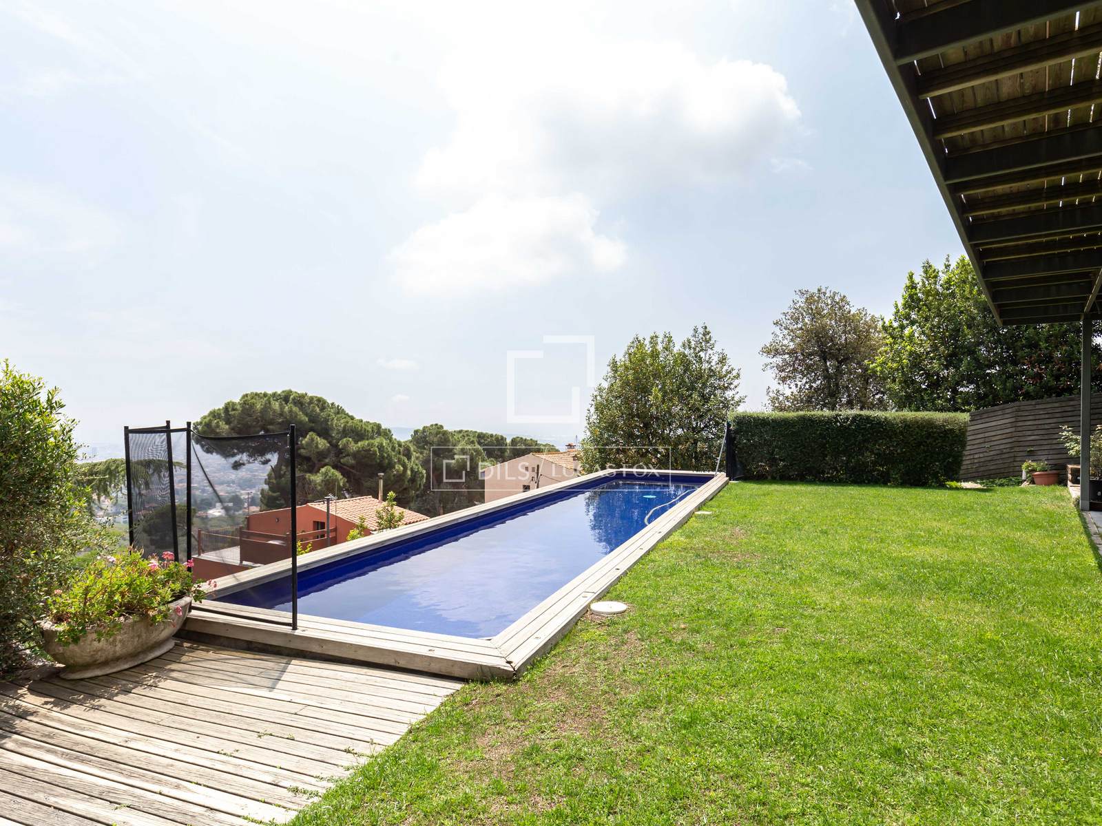 Willa w Barcelona, Hiszpania 4 sypialnie, 439 mkw. nr 150896