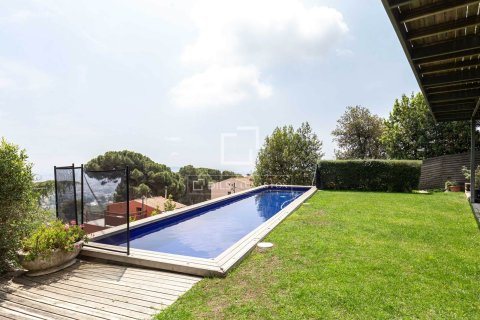 Villa for sale in Barcelona, Spain 4 bedrooms, 439 sq.m. No. 150896 - photo 2