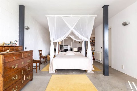 Villa for sale in Barcelona, Spain 4 bedrooms, 439 sq.m. No. 150896 - photo 22