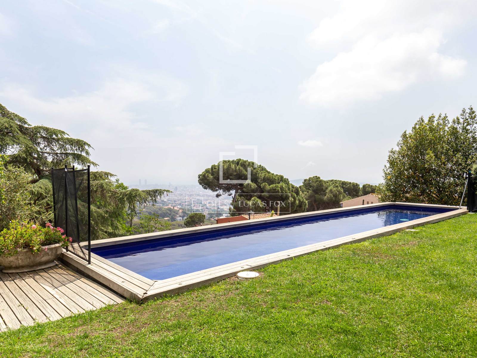Willa w Barcelona, Hiszpania 4 sypialnie, 439 mkw. nr 150896