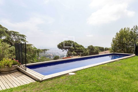 Villa for sale in Barcelona, Spain 4 bedrooms, 439 sq.m. No. 150896 - photo 4