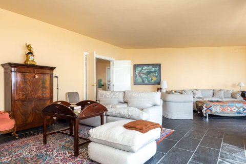 Villa for sale in Barcelona, Spain 4 bedrooms, 439 sq.m. No. 150896 - photo 12