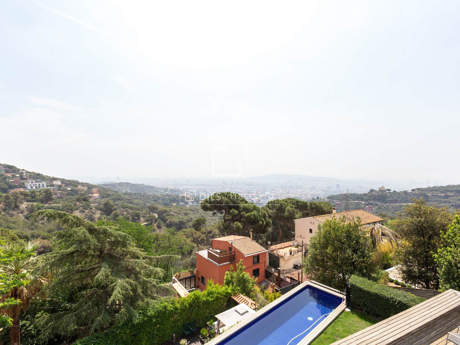 Willa w Barcelona, Hiszpania 4 sypialnie, 439 mkw. nr 150896