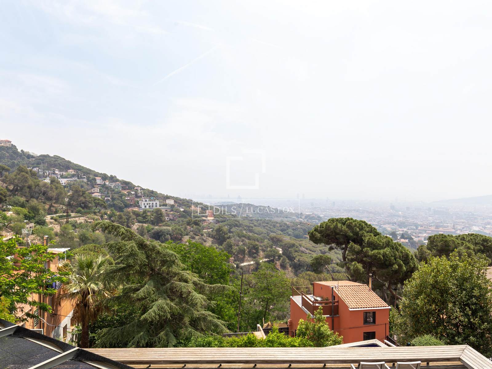 Willa w Barcelona, Hiszpania 4 sypialnie, 439 mkw. nr 150896