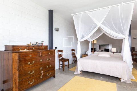 Villa for sale in Barcelona, Spain 4 bedrooms, 439 sq.m. No. 150896 - photo 23