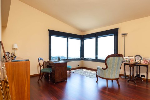 Villa for sale in Barcelona, Spain 4 bedrooms, 439 sq.m. No. 150896 - photo 29