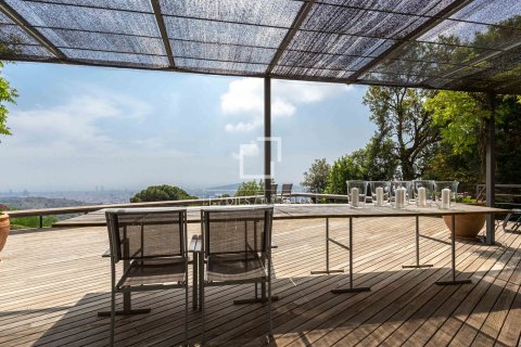 Villa for sale in Barcelona, Spain 4 bedrooms, 439 sq.m. No. 150896 - photo 3