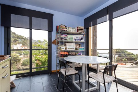 Villa for sale in Barcelona, Spain 4 bedrooms, 439 sq.m. No. 150896 - photo 17