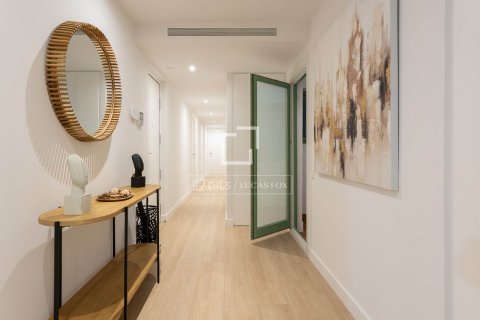 Apartament w Barcelona, Hiszpania 3 sypialnie, 132 mkw. nr 150898 – zdjęcie 24