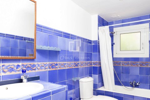 Villa en venta en Sant Just Desvern, Barcelona, España 9 dormitorios, 606 m2 No. 150901 - foto 16