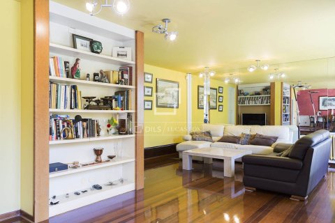 Villa en venta en Sant Just Desvern, Barcelona, España 9 dormitorios, 606 m2 No. 150901 - foto 5