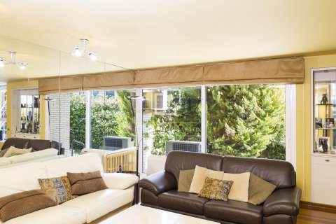 Villa en venta en Sant Just Desvern, Barcelona, España 9 dormitorios, 606 m2 No. 150901 - foto 6