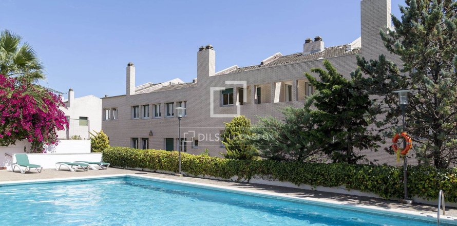 Villa en Sant Just Desvern, Barcelona, España 9 dormitorios, 606 m2 No. 150901