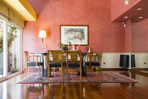 Villa en venta en Sant Just Desvern, Barcelona, España 9 dormitorios, 606 m2 No. 150901 - foto 4