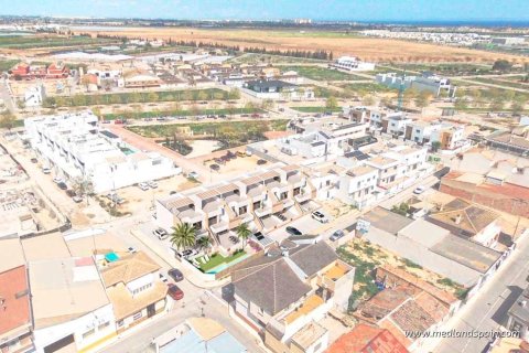 Apartamento en venta en Pilar de la Horadada, Alicante, España 2 dormitorios, 77 m2 No. 173440 - foto 4