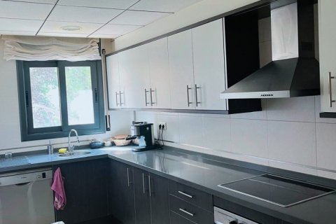 Huoneisto myytävänä Gandesa, Tarragona, Espanja, 4 makuuhuonetta, 108 m2 No. 185695 - kuva 8