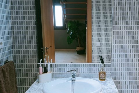 Huoneisto myytävänä Gandesa, Tarragona, Espanja, 4 makuuhuonetta, 108 m2 No. 185695 - kuva 16