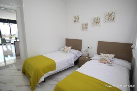 Продажа виллы в Ла-Манга-дель-Мар-Менор, Мурсия, Испания 2 спальни, 92м2 №141339 - фото 5