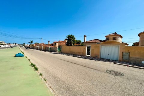 Villa for sale in Torrevieja, Alicante, Spain 3 bedrooms, 126 sq.m. No. 193797 - photo 5