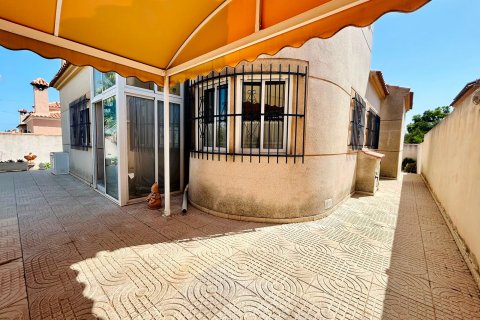 Villa for sale in Torrevieja, Alicante, Spain 3 bedrooms, 126 sq.m. No. 193797 - photo 15