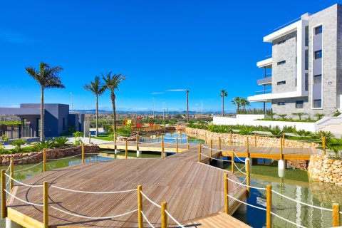 Bungalow till salu i Torrevieja, Alicante, Spanien 2 sovrum, 110 kvm. Nr. 147393 - foto 21