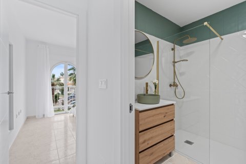 Radhus till salu i Alicante, Spanien 2 sovrum, 65 kvm. Nr. 161302 - foto 14