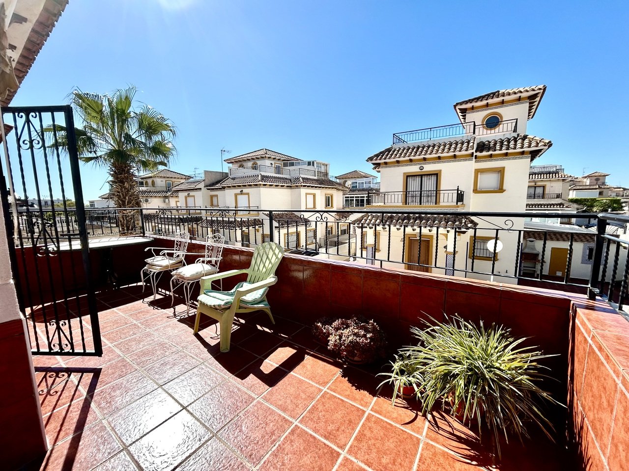 Apartment in Punta Prima, Alicante, Spain 2 bedrooms, 90 sq.m. No. 161301