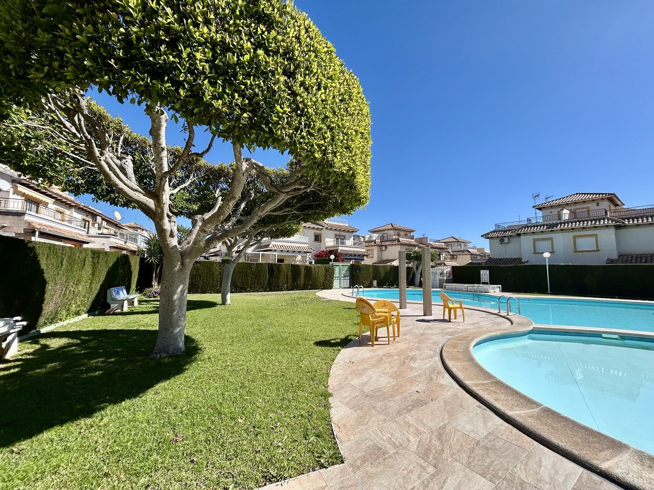 Apartment in Punta Prima, Alicante, Spain 2 bedrooms, 90 sq.m. No. 161301