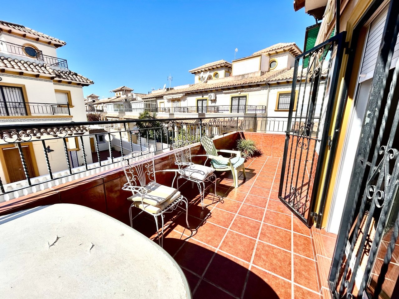 Apartment in Punta Prima, Alicante, Spain 2 bedrooms, 90 sq.m. No. 161301