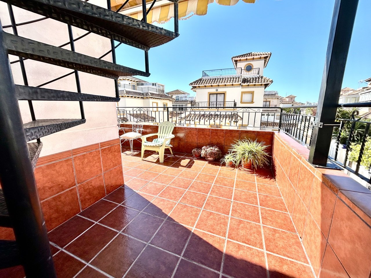 Apartment in Punta Prima, Alicante, Spain 2 bedrooms, 90 sq.m. No. 161301