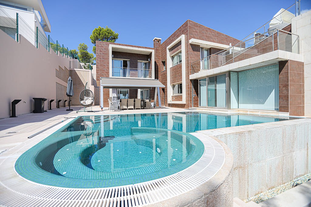 Villa in Palmanova, Mallorca, Spain 4 bedrooms, 445 sq.m. No. 148072