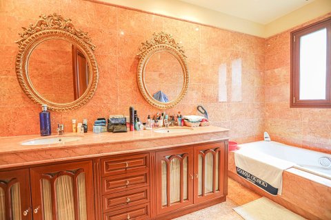 Villa for sale in Mallorca, Spain 6 bedrooms, 850 sq.m. No. 148071 - photo 9