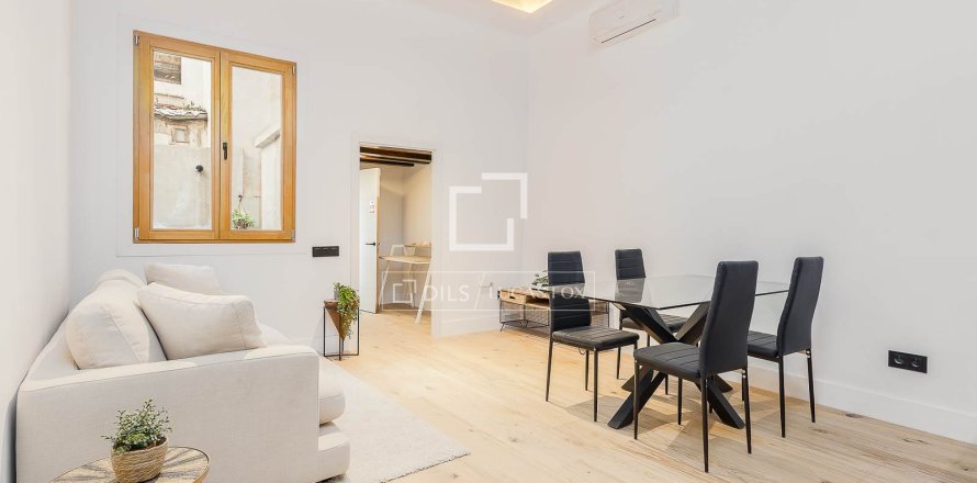 Apartamento en Barcelona, España 2 dormitorios, 57 m2 No. 160838