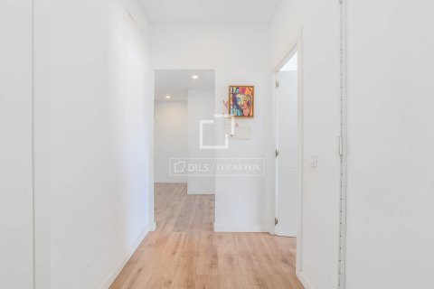 Apartament w Barcelona, Hiszpania 3 sypialnie, 96 mkw. nr 160842 – zdjęcie 24