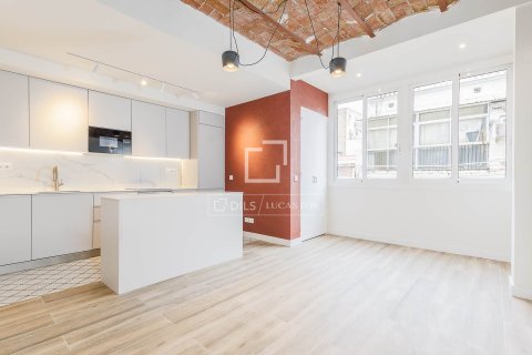 Lägenhet i Barcelona, Spanien 2 sovrum, 75 kvm. Nr. 160840