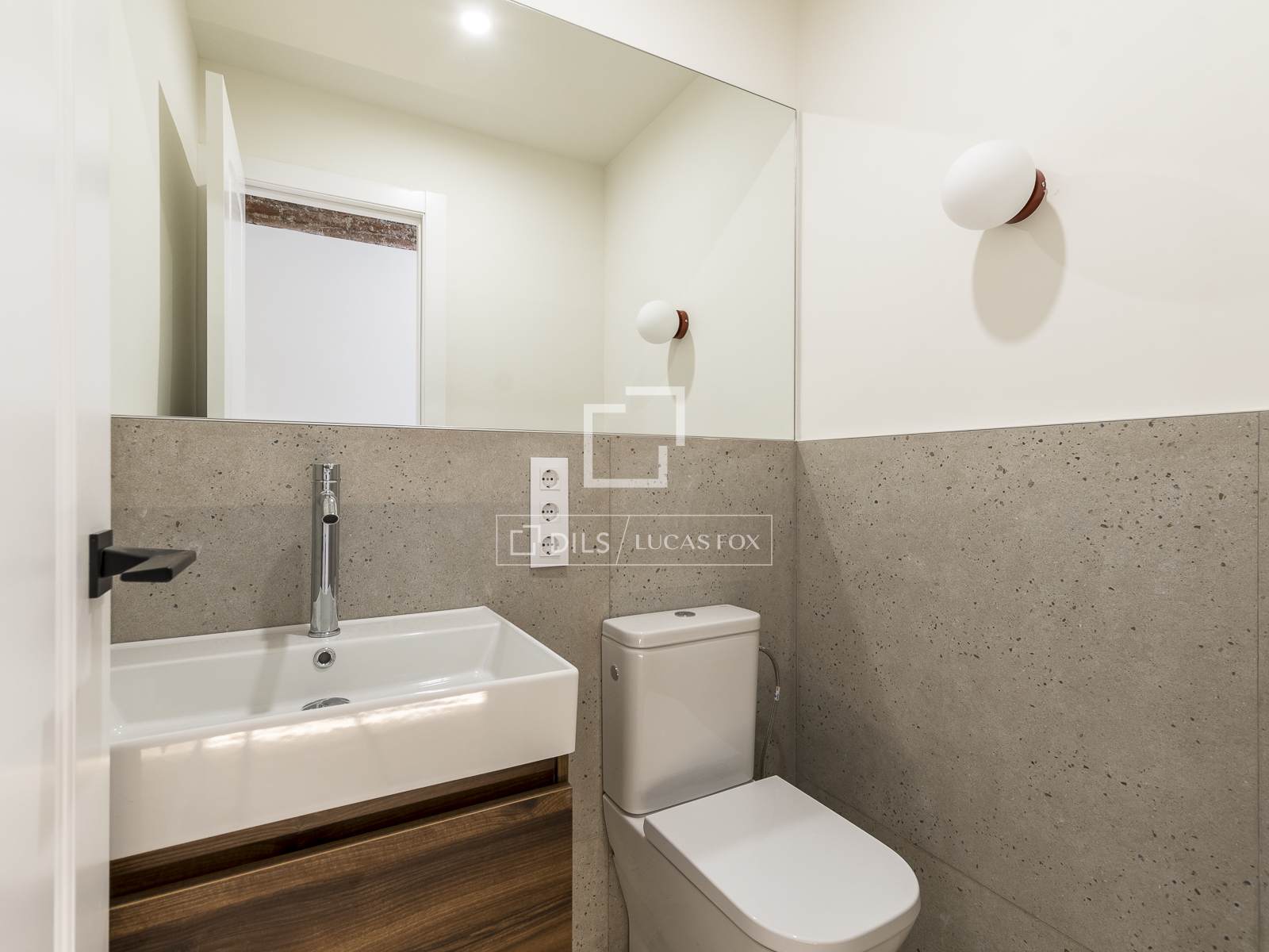 Huoneisto Barcelona, Espanja 2 makuuhuonetta, 75 m2 No. 160840